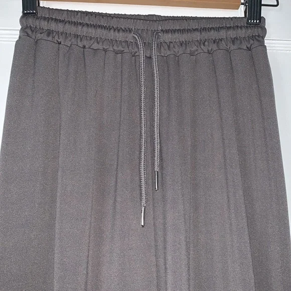 SHEIN Gray Joggers Pants S (4) EUC - Picture 6 of 7